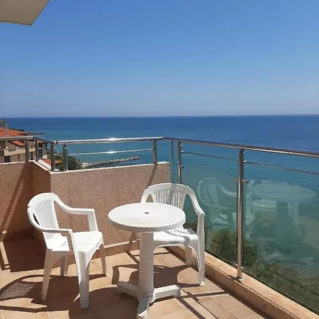 公寓 Coral Beach Sea View *